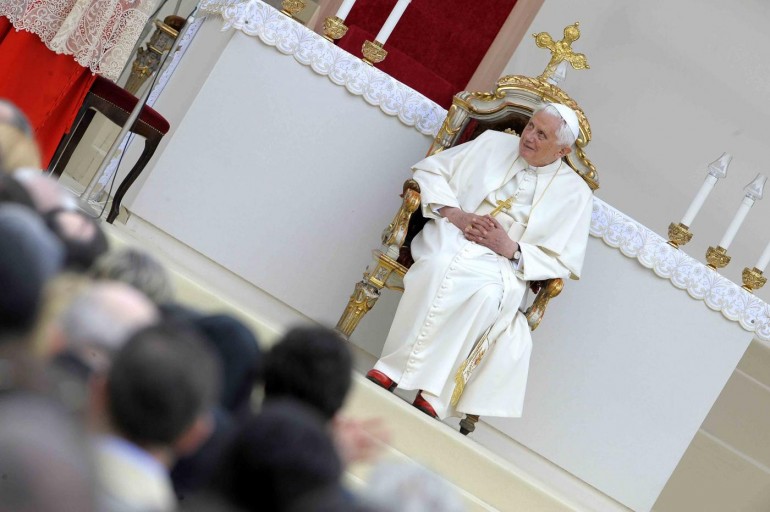 Papa Ratzinger si dimette